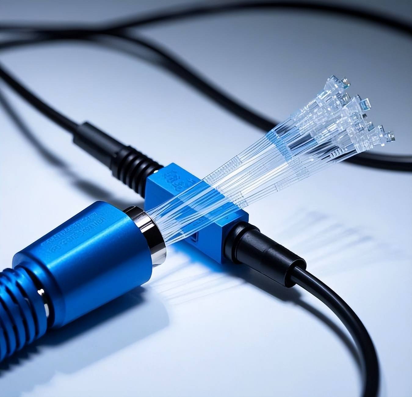 MPO到MPO光纤跳线 高速数据传输中的关键设备连接器